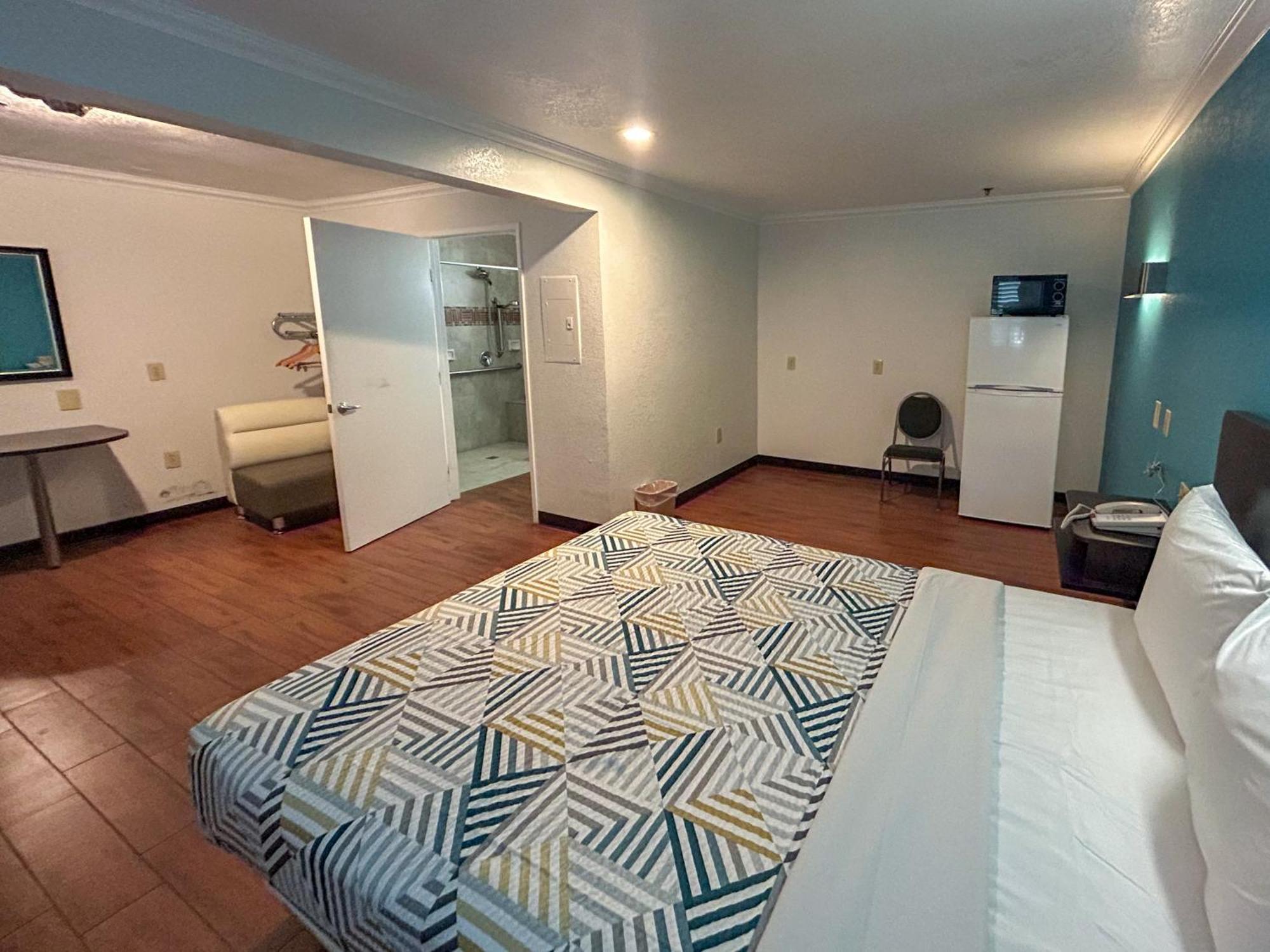 6-ontario, Ca - Convention Center - Airport Hotel