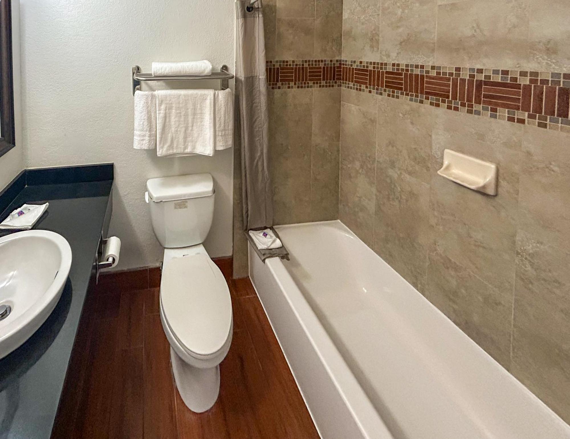 6-ontario, Ca - Convention Center - Airport 3*