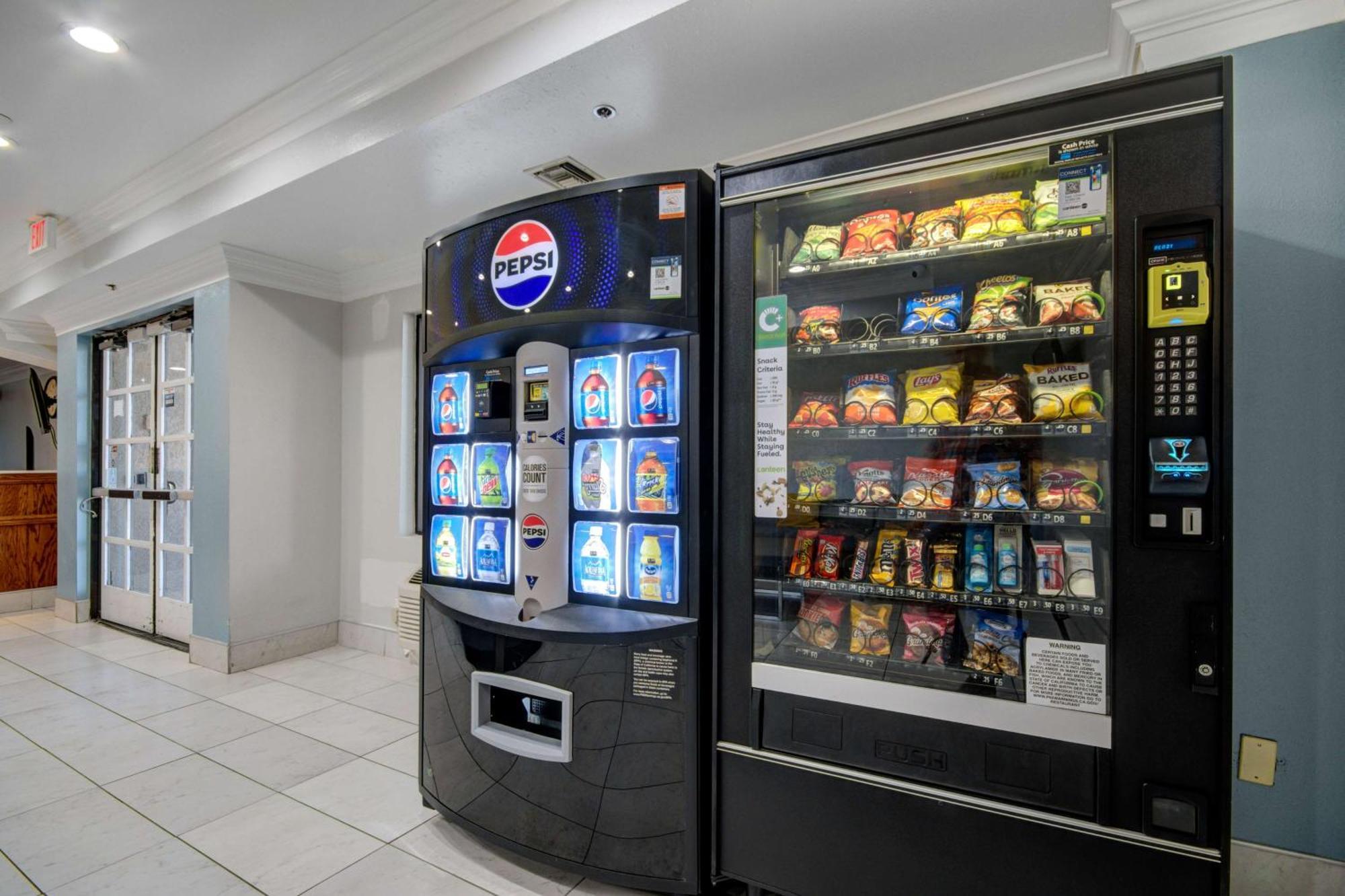 6-ontario, Ca - Convention Center - Airport 3* Ontario