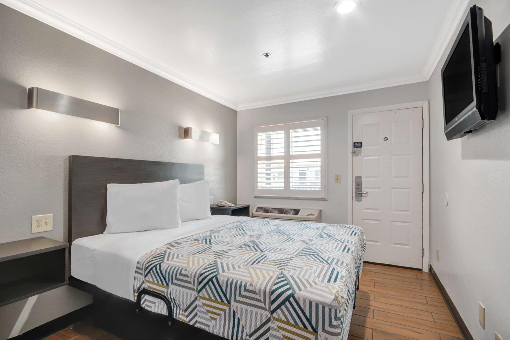 6-ontario, Ca - Convention Center - Airport Hotel