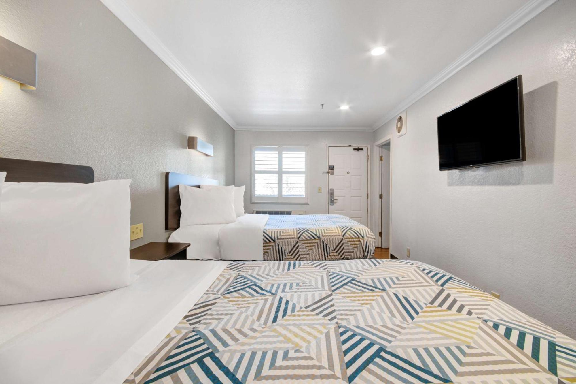 Hotel 6-ontario, Ca - Convention Center - Airport 3*