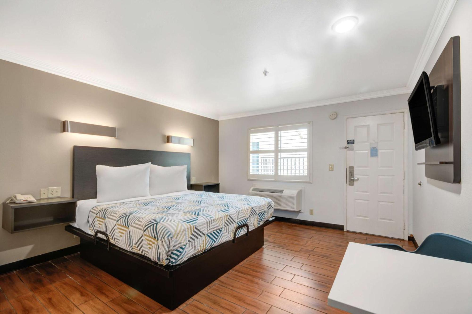 6-ontario, Ca - Convention Center - Airport 3*