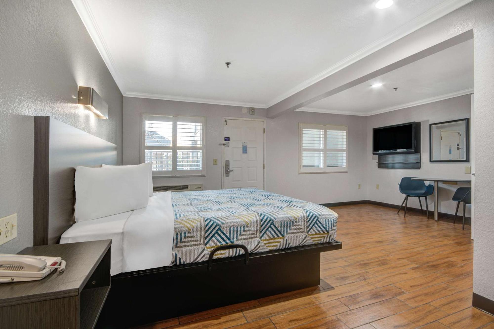 6-ontario, Ca - Convention Center - Airport Hotel